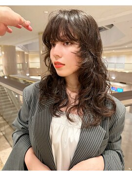 ホロ(hollo) ミディアムウルフレイヤーパーマ