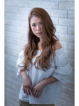 ヘアーアートシフォン 池袋西口店(Hair art chiffon) ベージュカラー耳かけ似合わせカットリラックスウェーブ