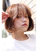 上品フォルムの大人ショートボブ