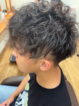 バーバーショップテト(barber shop tete) 前下がりスパイラル