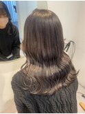 オリーブグレージュ