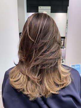 ステア ケース(stair case) 【NATASHA】ミディアム中盛りレイヤー