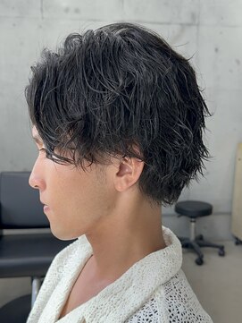 フイ 代々木(Hui) メンズ/アップバング/ツーブロックマッシュ/束感ショート波巻き