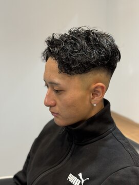 ヴィ 大宮(Vii) フェード/メンズ/大宮/ツイスパ/波巻きパーマ