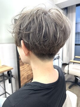 ルアン 上通り(ruen) 刈り上げショート ハイトーンパーマ風 熊本 ruen 山田大貴