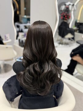 エクララ(eclala) レイヤー×オリーブカラーで大人韓国ヘア♪