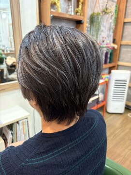 キュアリスタ ヘア ラボラトリー(Curelista Hair Laboratory) 白髪を活かしたハイライト