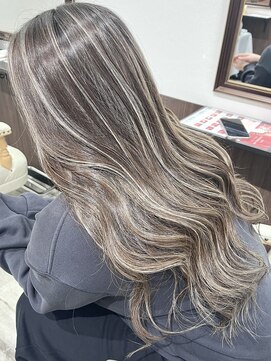 ベルヘアーデザイン 堺東(Belle hair Design) ハイライトレイヤーカットイルミナカラー20代30代40代堺東