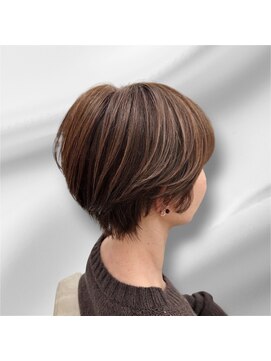 ウィールール 札幌店(WE RULE) 20代30代40代50代 白髪ぼかしグレージュ 小顔ショート