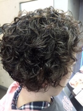 クラブジャグラー 前髪もオンパーマ