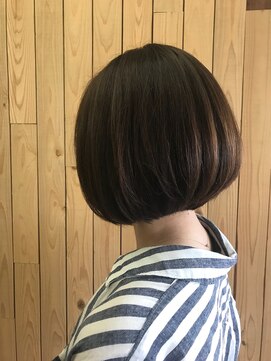 ルーツマーチン(ROOTSmartin) 少しだけ前下がりのボブ