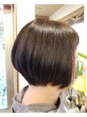 ショートボブ
