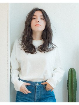 ハク アトリエ(HaKU atelier) 小顔センターパート大人かわいいダークアッシュ毛先ウェーブ