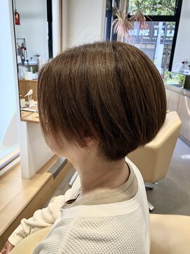 ヘアーウニール(Hair Unir) アッシュブラウン系ハイトーンのグレイカラー（白髪染め）