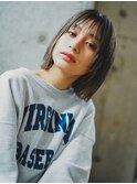 プツッと切りっぱなし前上がりスリークボブ