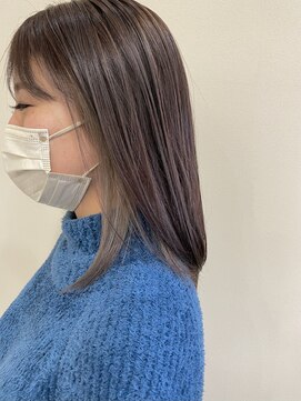 オウルヘアー(Owl hair) グレージュのイヤリングカラー/ミディアムボブ