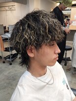 ニアウ 伊勢崎連取店(Niau)&nbsp;マッシュウルフメンズハイトーンカラーツイストスパイラルパーマ