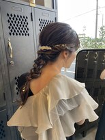 アチーブリス(achieve Liss)&nbsp;アセット 大人上品編み込みアップヘア お呼ばれ網おろしスタイル