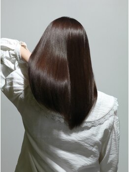 ワーズ インターナショナル(Words international)の写真/【髪質改善メニューが好評】トリートメントでしっかりとケア◎髪の内部から補修し、憧れの美髪へ♪