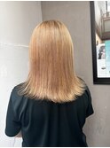 透明感ハイトーンダブルカラーブロンドベージュ外ハネストレート