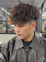 ニコ トウキョウ ロジック(nico TOKYO Logic)&nbsp;スペインカールメッシュスキンフェードフェードカット短髪