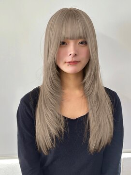 ヘアー アレス(hair ales) ホワイトベージュ　ミルクティーグレー　デザインカラー　小顔