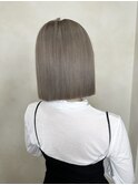 切りっぱなしボブ×グレージュ