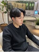 20代メンズナチュラル黒髪センターパート
