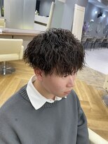 アレス バイ シカ 神戸三宮元町店(ALLES by Cica)&nbsp;波巻きツイストスパイラルパーマツーブロック刈り上げ