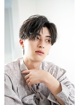 オーシャントーキョーウエスト 心斎橋 (OCEAN TOKYO WEST) ニュアンス毛流れフェザーショートセンターパートウルフ