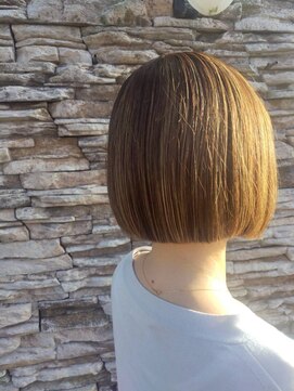 イタクラ 赤道店 (ITAKURA) ハイライト／ボブ／白髪ぼかし／ミニボブ／切りっぱなしボブ