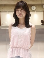ウィム(wim)&nbsp;" ミディアムレイヤー "/レイヤーカット/顔周りカット
