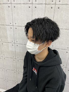 シリー(SILLY) 黒髪センターツイストスパイラル