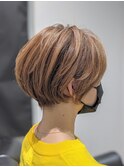 丸みショート×ベージュブラウン×くせ毛ショート