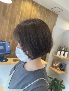 メレ(mele) グレージュショートボブ
