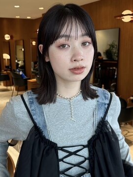 ヤイエ 青山店(yiye) ミディアム/ロブ/ストレートヘア/ブルーブラック/黒髪/