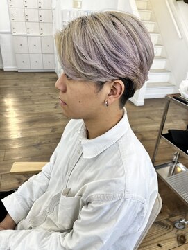 ユイマァルスロウ(YUIMARL SLOW) “毛流れセンターパート”