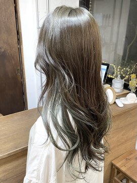 リッカ(RICCA) イヤリンググリーン×ブリーチ無し透明感オリーブベージュ♪