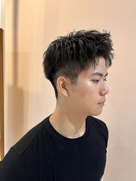 レジナヴィータ 栄(Reginavita) アップバングショート