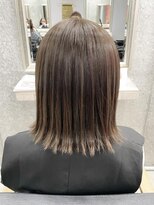 レイドバック(LAID BACK)&nbsp;ハイライト☆グレージュ　20代30代40代　切りっぱなし　外はね