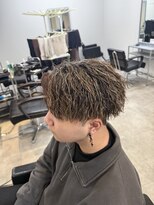 イーラ アメ村店(era) メンズパーマブラウンベースハイライト縦落ちツイスパ