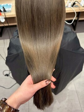 ロマリア ヒルズ 表参道 原宿(Lomalia HILLS) 似合わせカットベージュ[表参道ダブルカラーケアブリーチ]