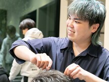 〈スタイリスト〉村瀬 飛翼 センターパート・フェザーパーマお任せ！精度の高いトレンド職人＠tubasa_first