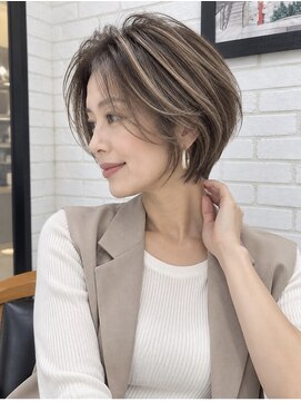 アースオーセンティック 熊本長嶺店(EARTH Authentic) 【ハイライト×大人くびれショートボブ】
