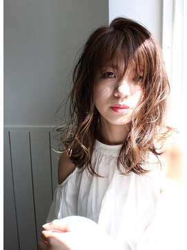 アンメイビー(UNMAYBE) 外国人風カラー_キレイめカジュアル_フレンチガーリー