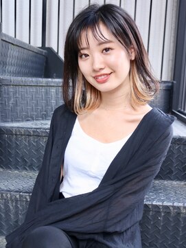 アンビエンテ(ambiente) 大人かわいい　インナーカラー　前髪　シースルーバング　外ハネ