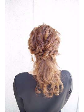 フリーダム マティーニ 姫路駅前店(freedom martini) ハーフアップ 結婚式 ヘアアレンジ 編み込み