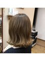 Live in Clover beauty lab&nbsp;外はねボブハイライト明るくグレイカラー