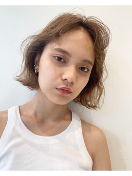 ローウェ 沖縄新都心(Louwe) 外国人風小顔ショートウェーブ[おもろまち駅/沖縄新都心]