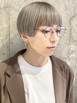 イデア(idea) 【マッシュショート×シルバーベージュ】ヘアスナップ・山下